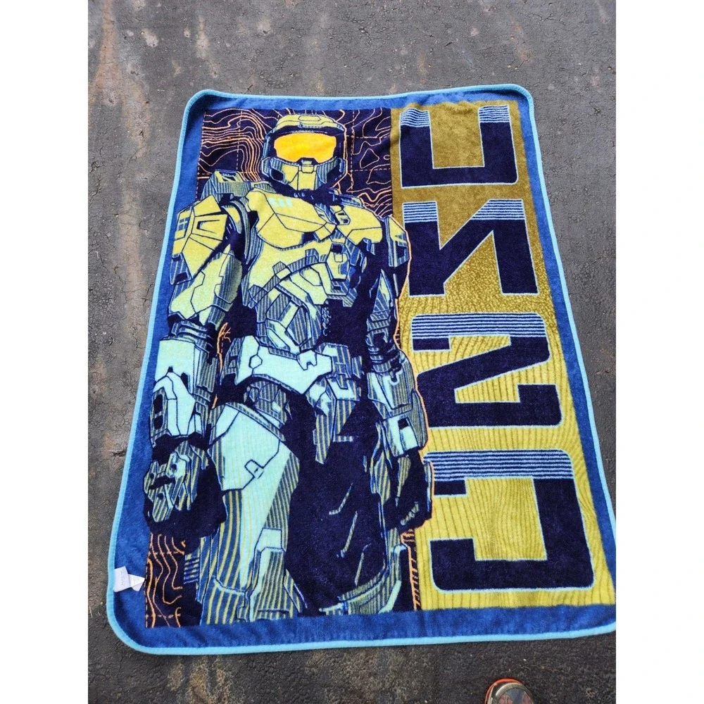 Halo UNSC Master Chief‎ Micro Plush Fleece Throw Blanket Wall Hanging Video Game